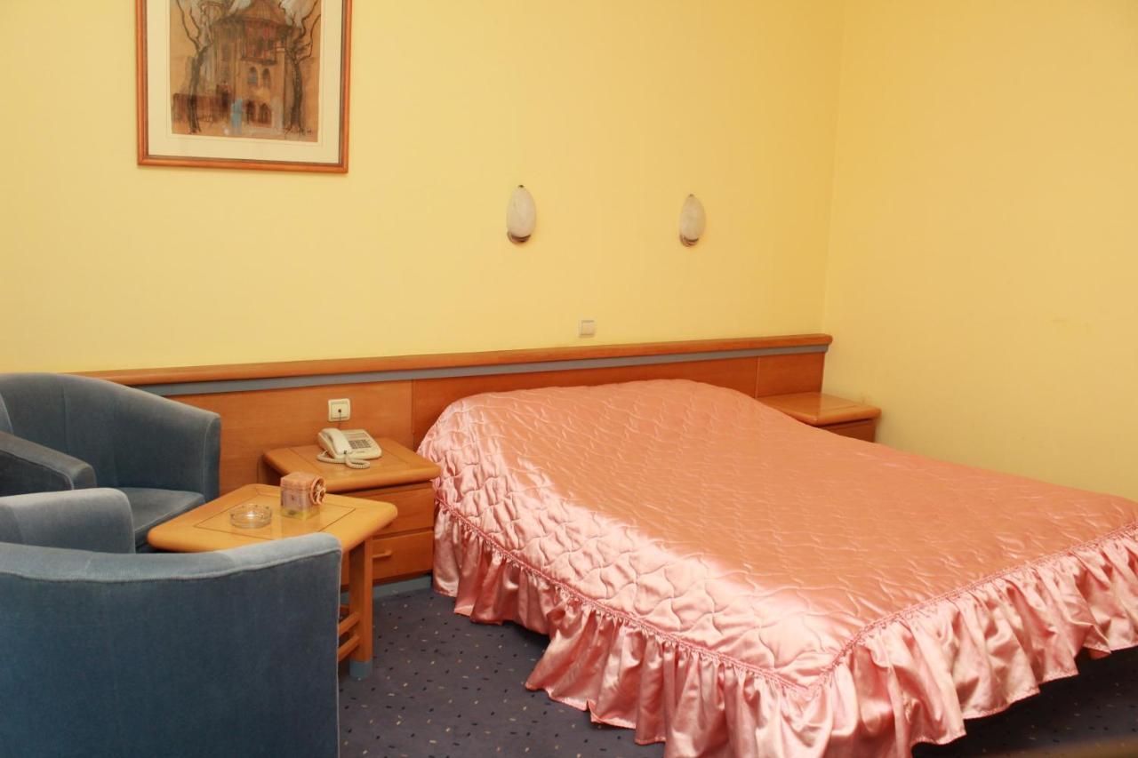 Hotel Prezident Palić Εξωτερικό φωτογραφία