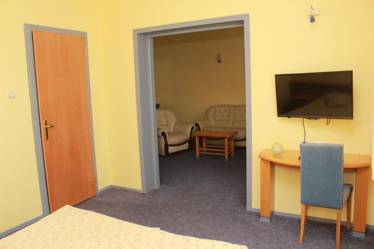 Hotel Prezident Palić Εξωτερικό φωτογραφία