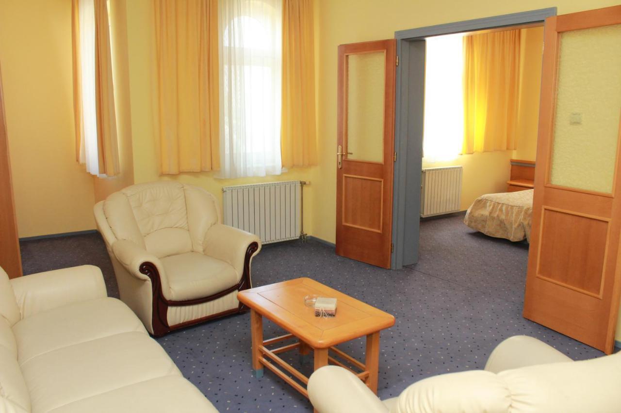 Hotel Prezident Palić Εξωτερικό φωτογραφία