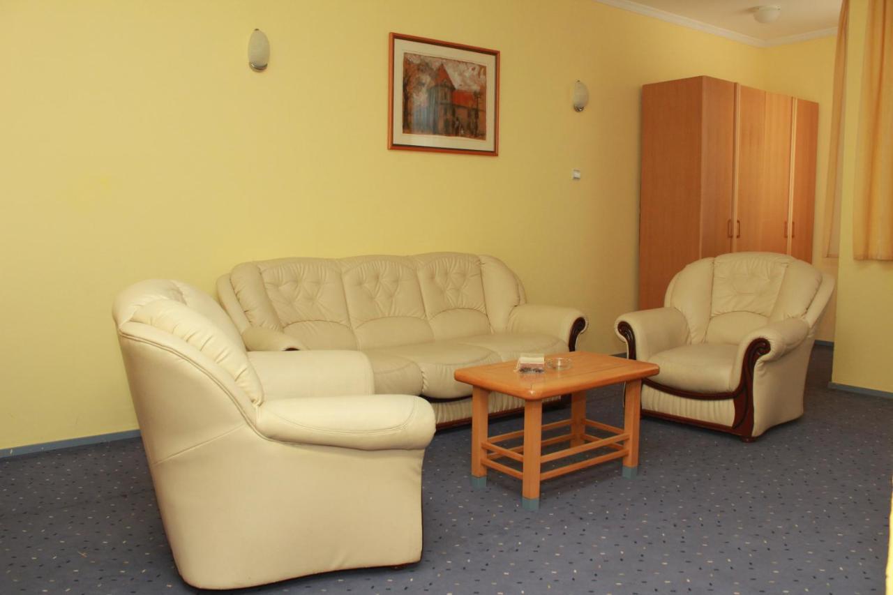 Hotel Prezident Palić Εξωτερικό φωτογραφία