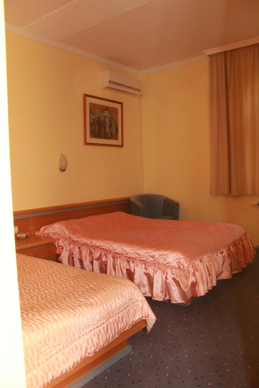 Hotel Prezident Palić Εξωτερικό φωτογραφία