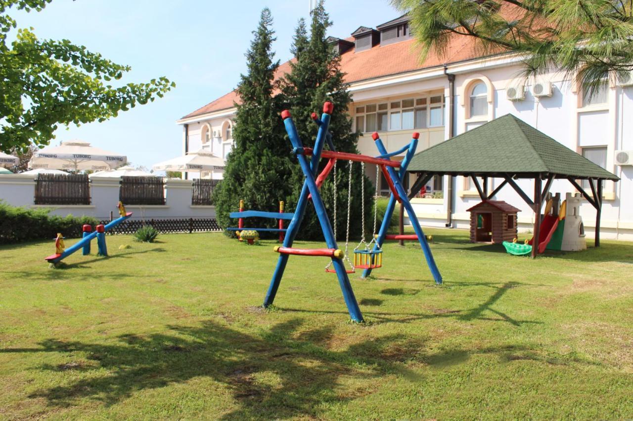 Hotel Prezident Palić Εξωτερικό φωτογραφία