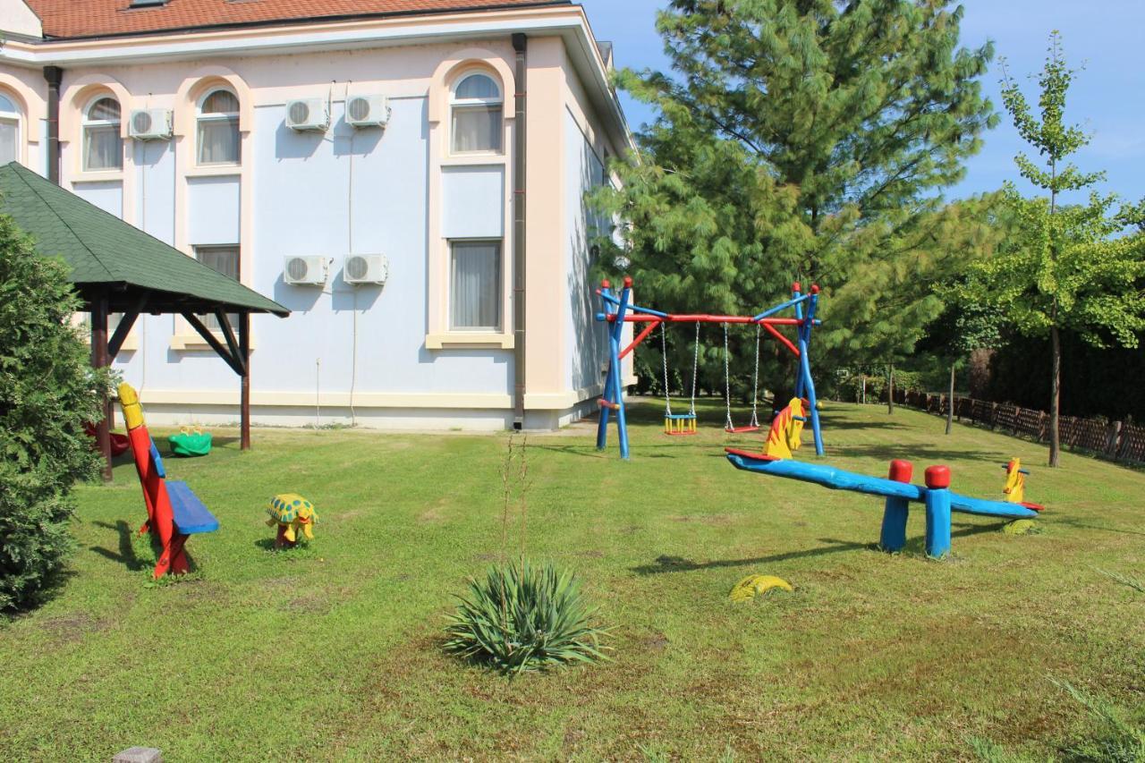Hotel Prezident Palić Εξωτερικό φωτογραφία