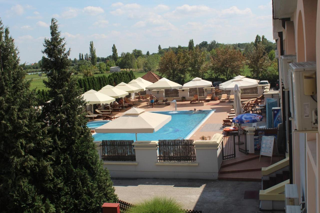 Hotel Prezident Palić Εξωτερικό φωτογραφία
